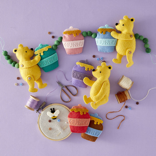 Stitched Classic Pooh Etched Die